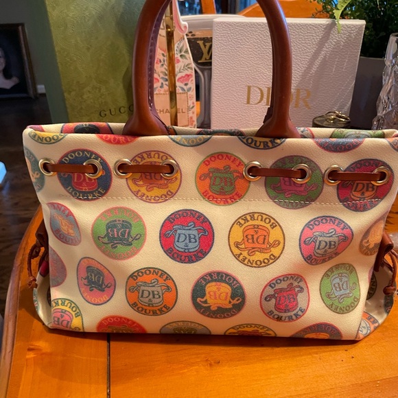 Dooney & Bourke medallion tassel bag Colorful Logo Canvas Tote - Picture 3 of 6